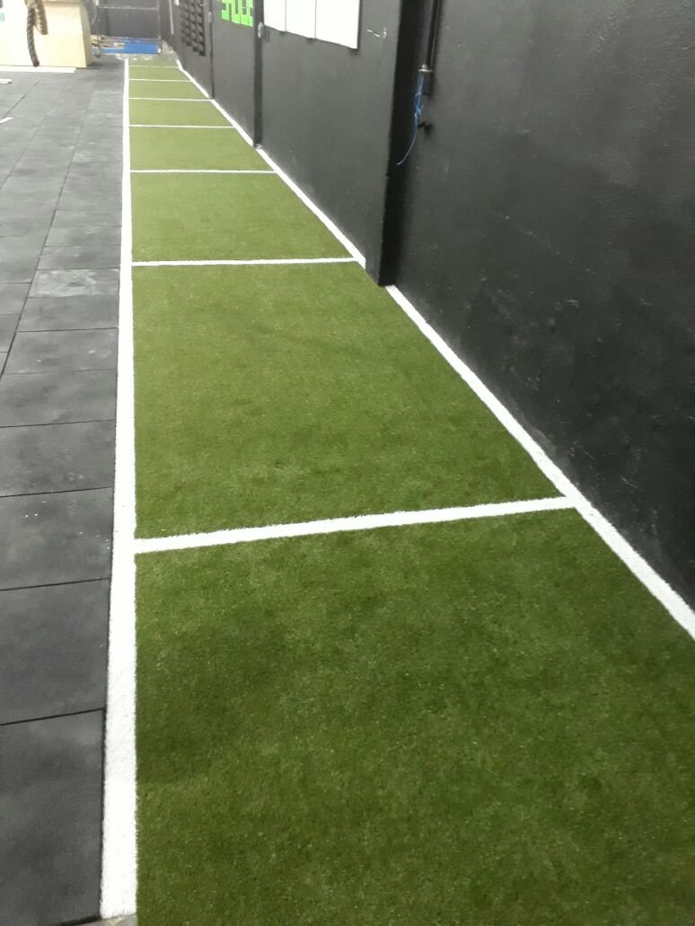 Piso de Borracha com grama sintética para Crossfit - Mundo Grama