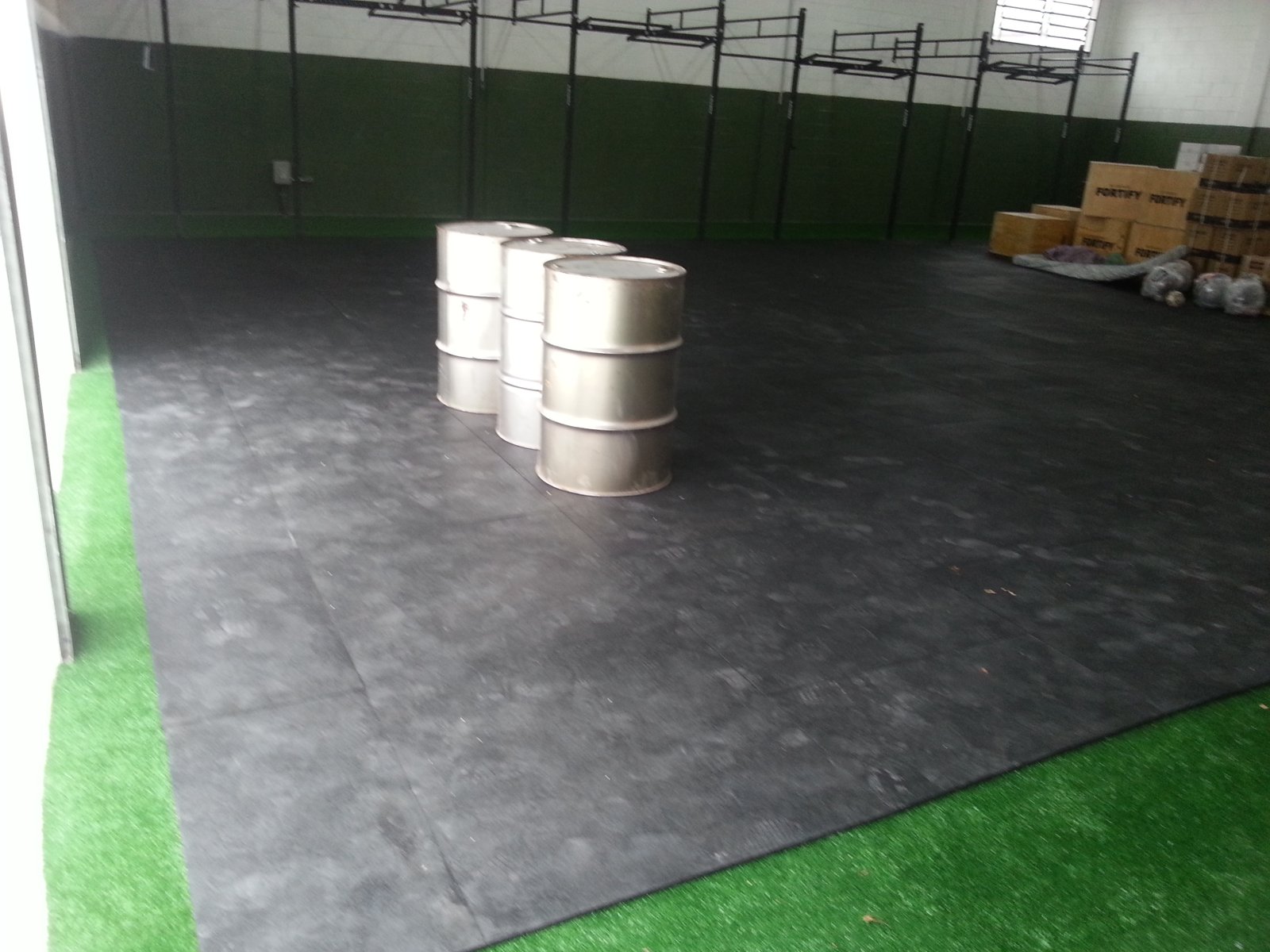 Piso de Borracha preto para Crossfit - Mundo Grama